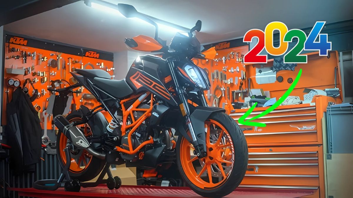 The favorite bike of young boys, KTM 125 Duke has arrived in the market